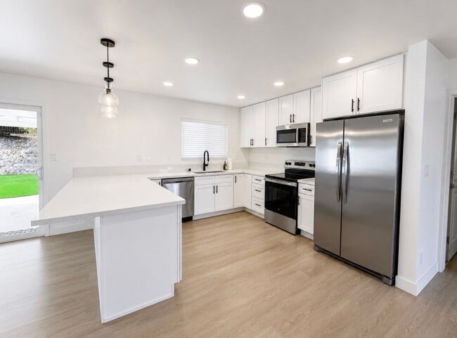 3667 Agua Dulce Blvd