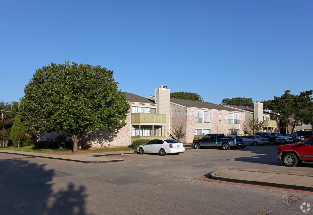 West Wind Apartments - West Wind Apartments