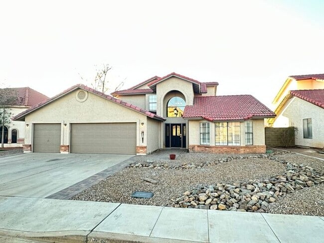 Photo - 946 N 59th St