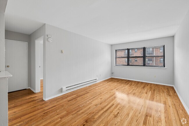 1BR, 1BA - 531SF - Living Room