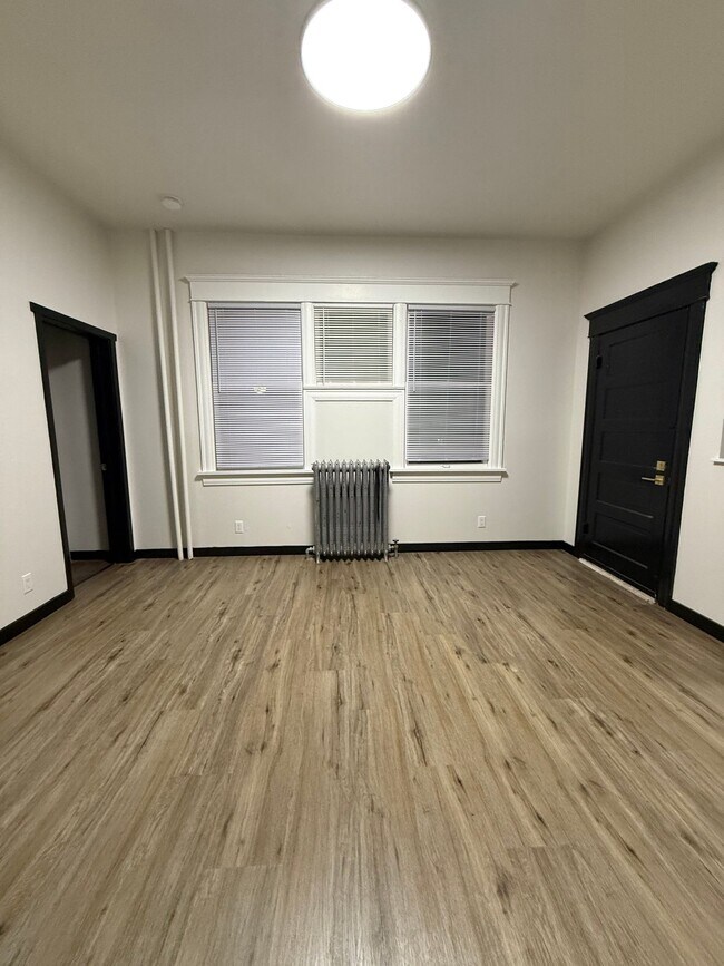 Photo - Belmont Flats