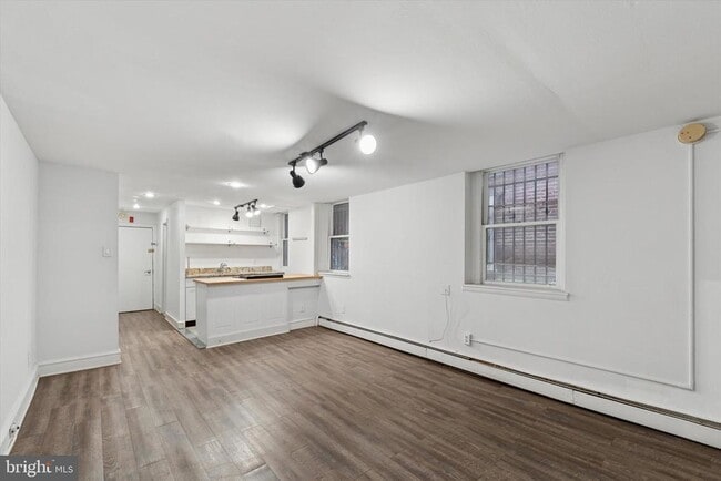 Photo - 240 S 13th St Apartment Unit B