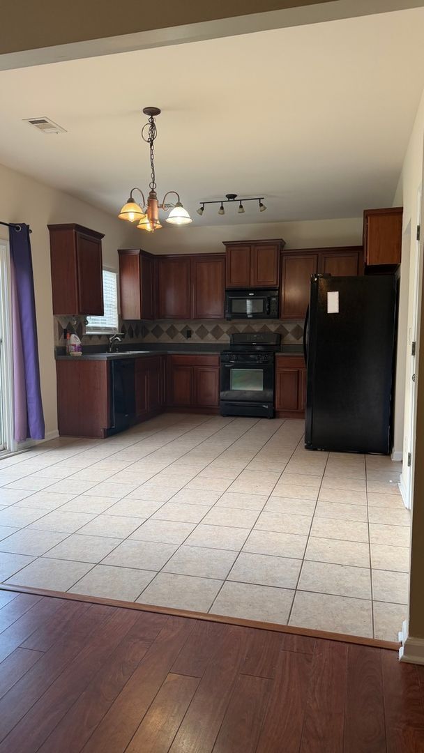Photo - 505 Chartwell Dr