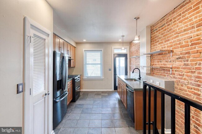 Photo - 112 N Streeper St