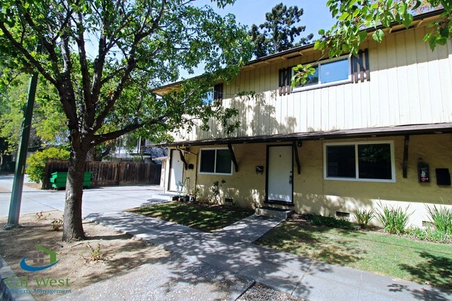 Photo - $2895 - 2 Bed 1.5 Remodeled 2 Story Towhn Home Near Keily and Saratoga Unit C