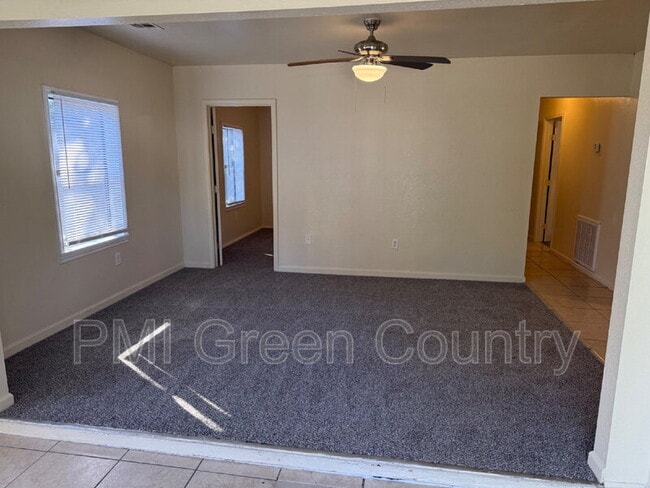 Photo - 610 E Xyler St