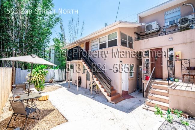 Photo - 533 2nd St N