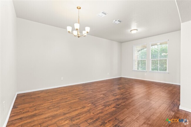 Building Photo - 3302 Lorne Dr Rental