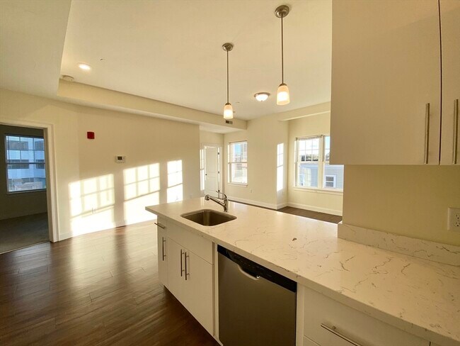 Photo - 81 Amory St Unidad 401