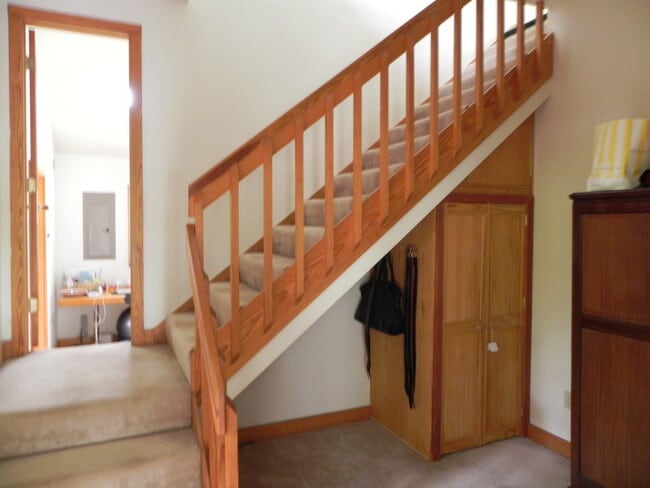 Photo - 718 Whitney Ln