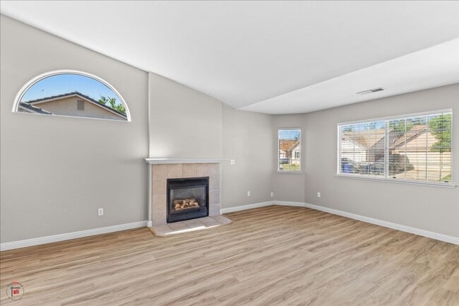 Photo - 1712 Beethoven Way