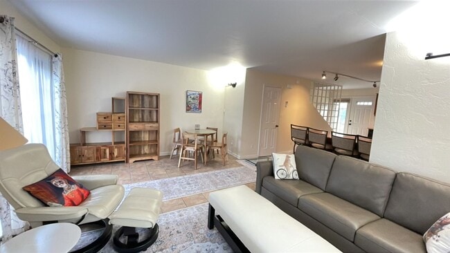 Building Photo - Furnished 2 Bdrm/2 Bath Condo in the Heart of Downtown Ashland!