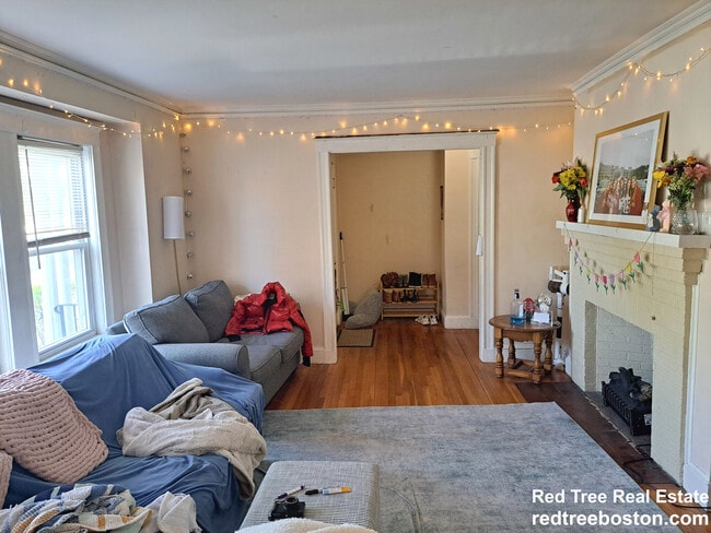 Building Photo - 289 Foster St Unit 1 Rental