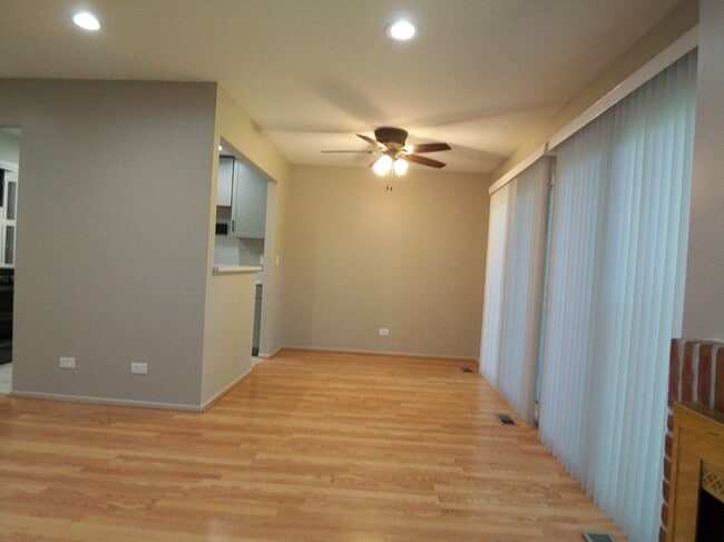 1546 Williamsburg Dr