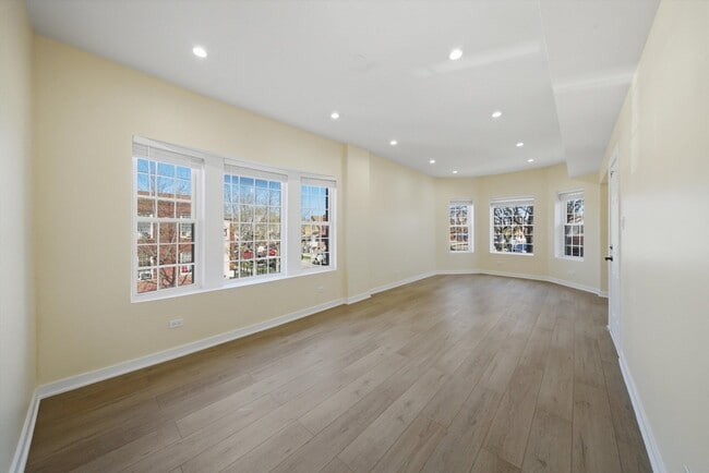 Photo - 4957 W Superior St