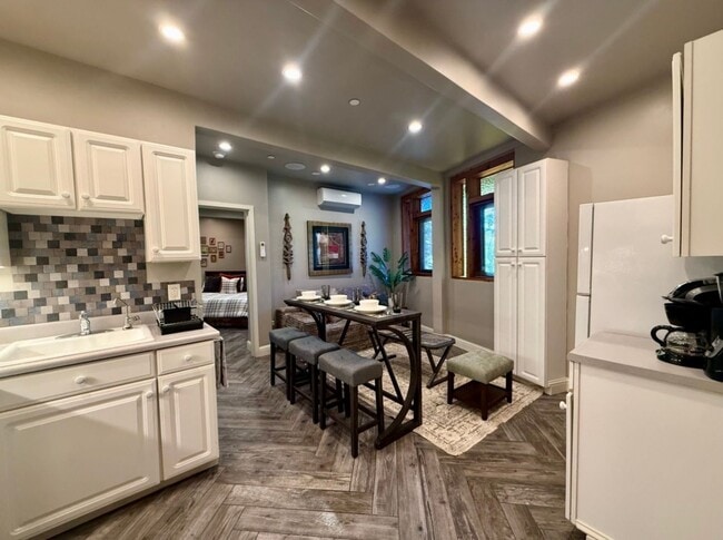 Building Photo - Hidden Gem – Remodeled 1 Bedroom in Monterey