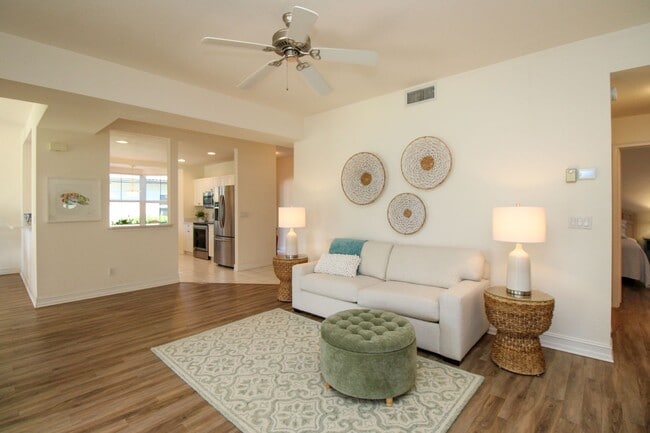 Building Photo - 600 Diamond Cir