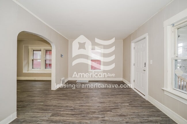 Photo - 2117 W 85th St