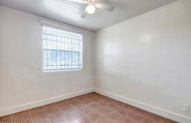 Photo - 2920 Moncrief Rd Unit 2920 Moncrief Rd