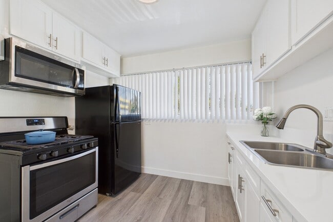 Photo - 13060 Burbank Blvd. Apartments