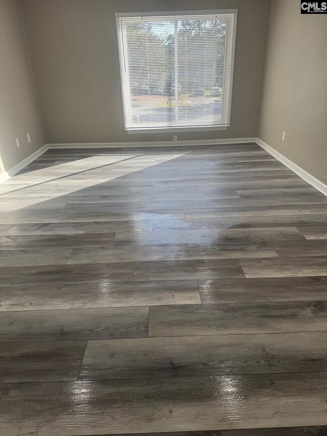 Photo - 2919 Chatsworth Rd