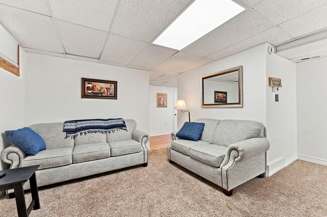 200 E 25th St Unit 2
