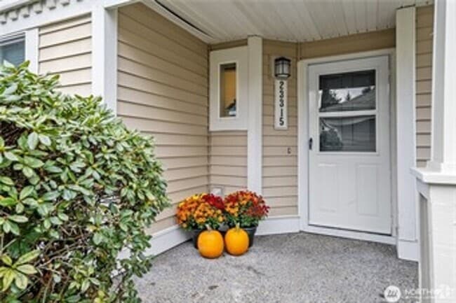 Building Photo - 2Bd/2.25Ba Kent Condo