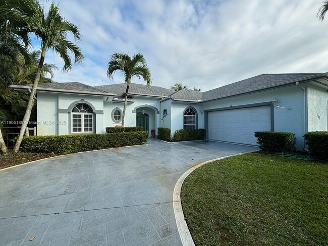 Photo - 365 NE Vanda Terrado