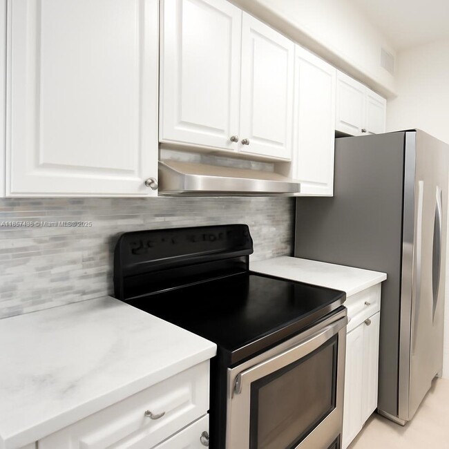 Building Photo - 8713 SW 5th St Unit 208 Rental