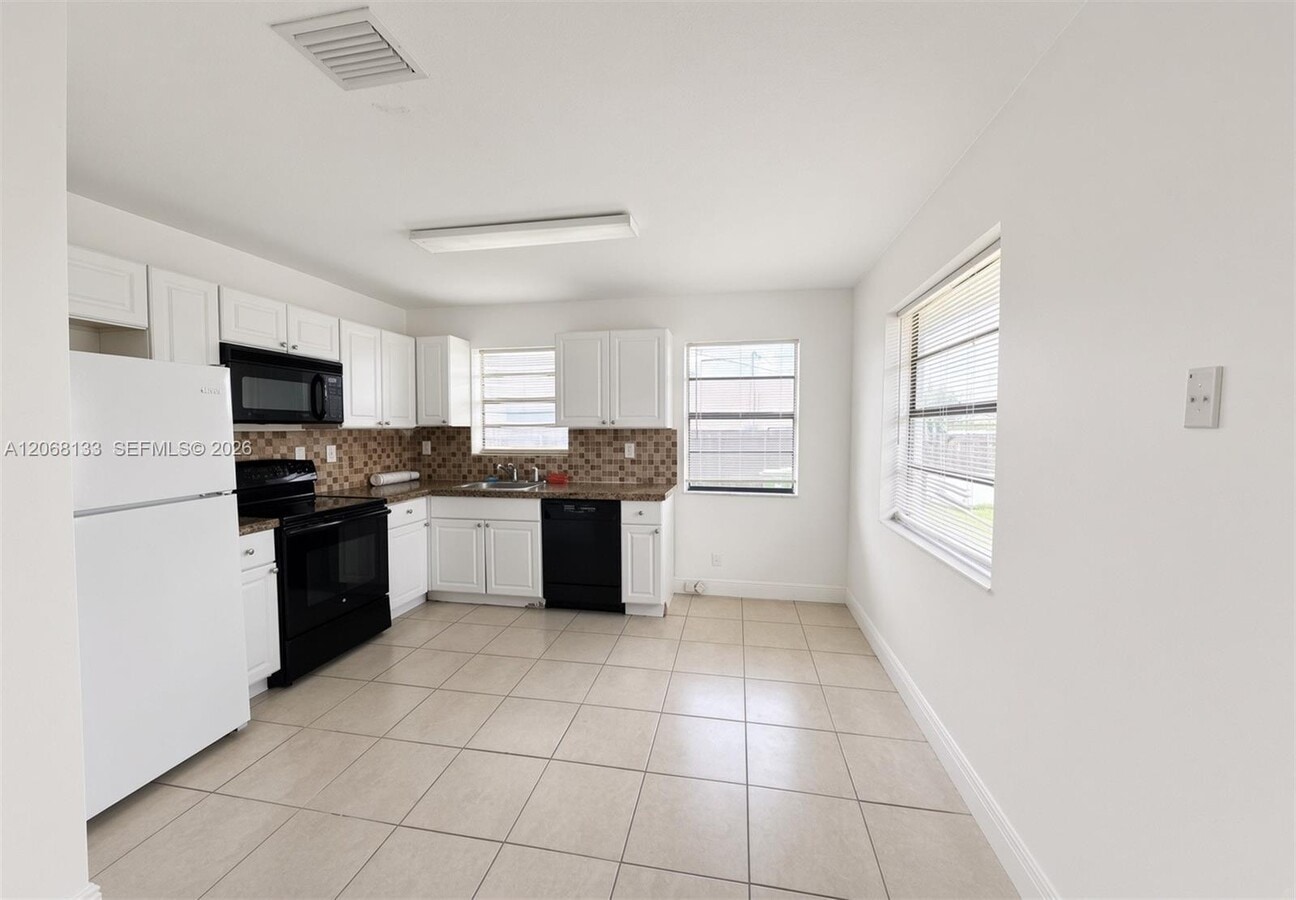 Photo - 407 NW 7th Ct Unidad S
