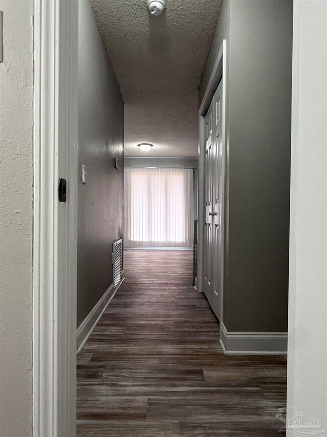 Photo - 1425 Toni St