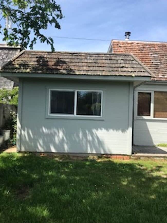 Photo - Pet-friendly Trinidad cottage near the beach & shopping!