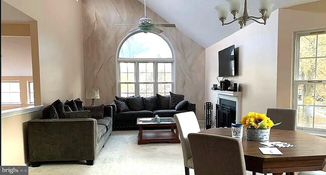 Photo - 5 Mill Run W Unit 5