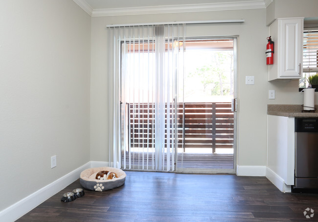 Dining Area - Copper Lodge Rental