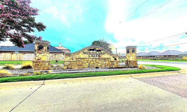 Photo - 621 Chestnut Ct