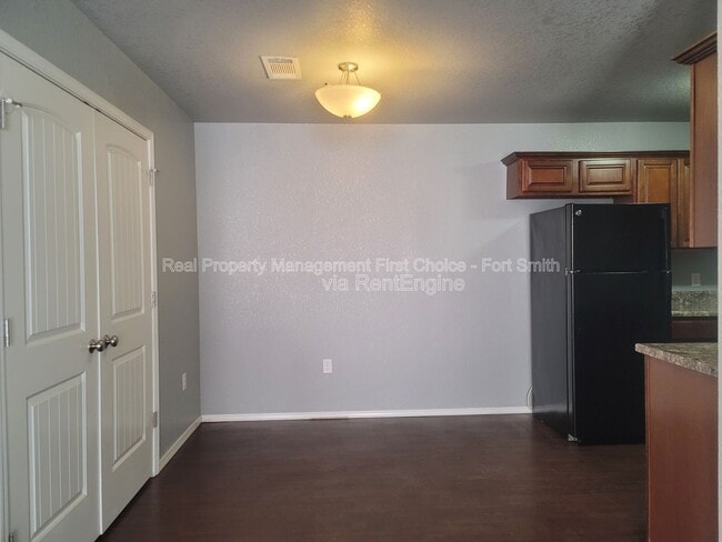 Photo - 2021 Ingalls Ln