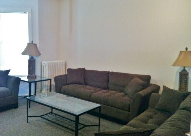 Photo - 202 Williams St