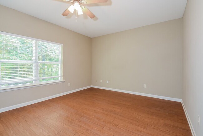 Photo - 504 Hill Crest Cir