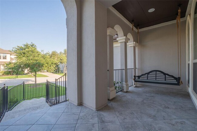 Photo - 16800 Broomweed Cove