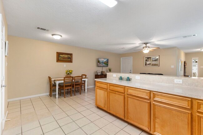 Photo - 620 Foster St