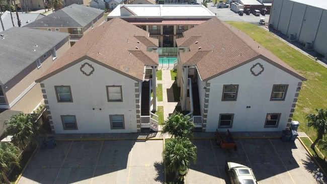 Building Photo - 107 E Bahama St Unit 7 Rental