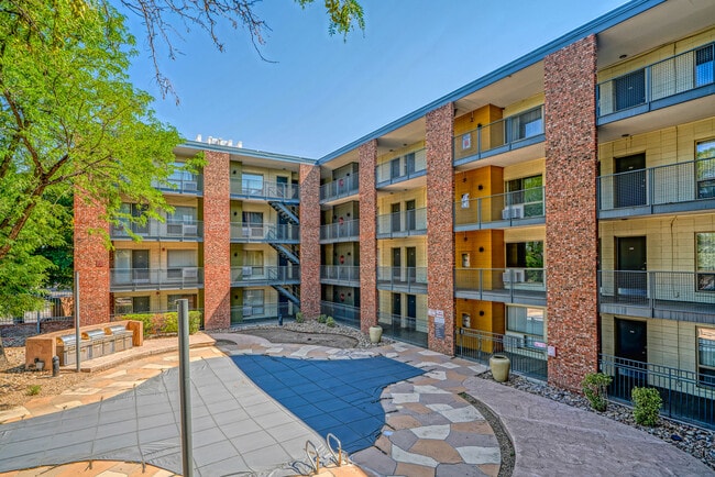 Apartments for rent near Albuquerque Uptown