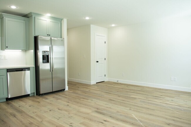 Photo - Newer Townhouse in the heart of West Fork !