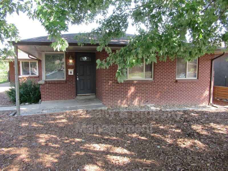 Photo - 2020 Marshall St