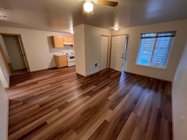 MF 11 - Cedarhurst Village Apartments
