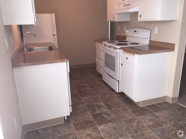 1BR Kitchen - La Vista Apartments