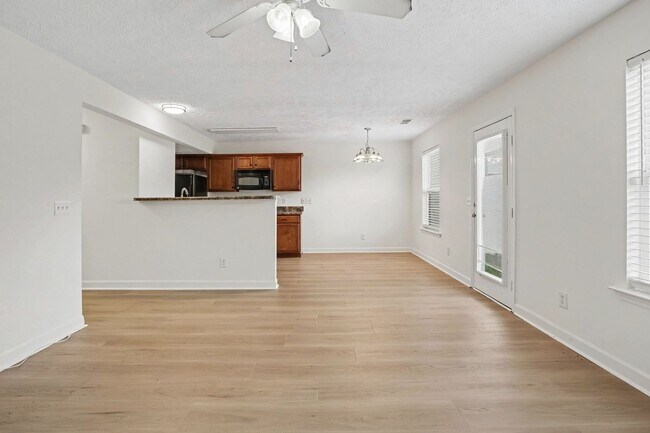 Photo - Wonderful 3 Bedroom 2 1/2 Bath Townhouse Now Available!