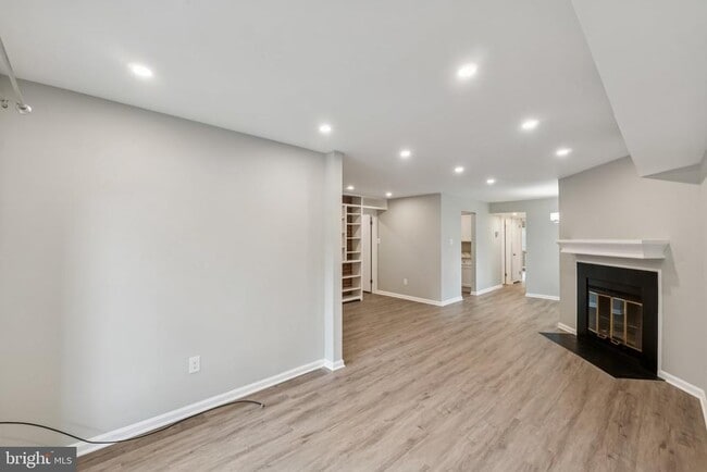 Photo - 3437 Summit Ct NE