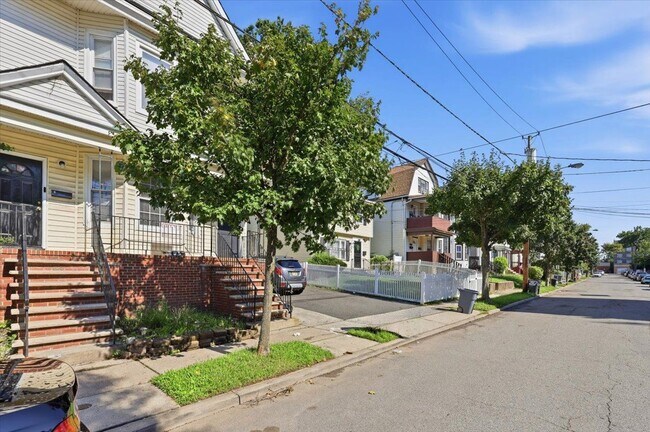 293 Ogden St Unit 1