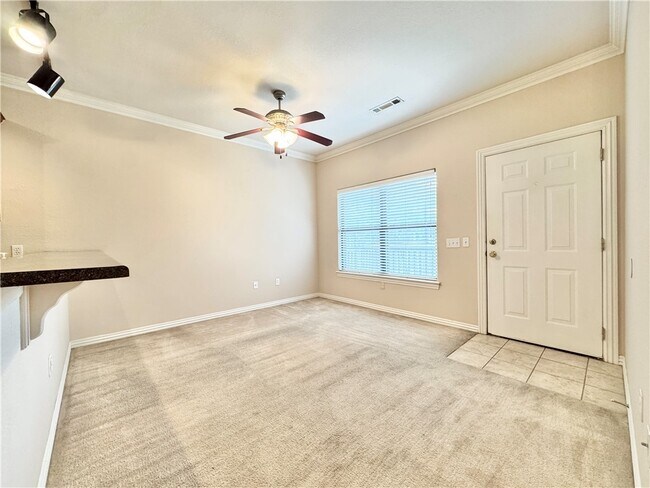 Photo - 2131 N Crossover Rd Unit 203